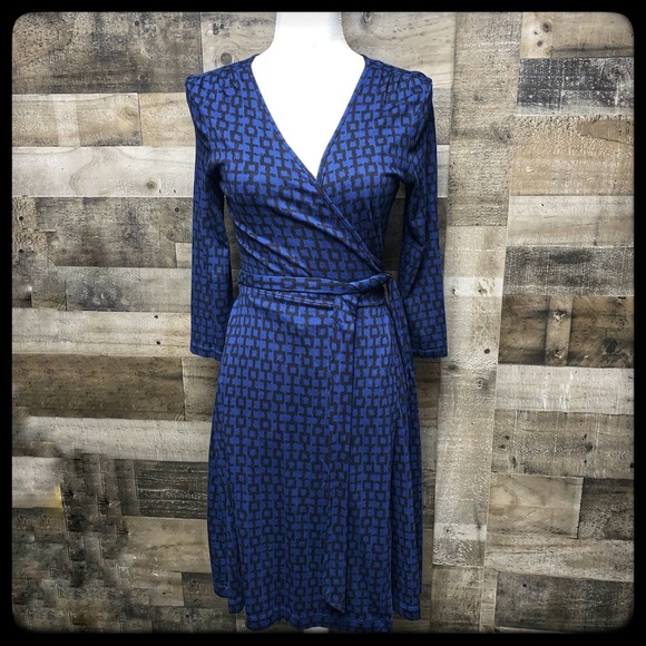 Banana Republic Dresses & Skirts - Banana Republic wrap dress blue/black size small